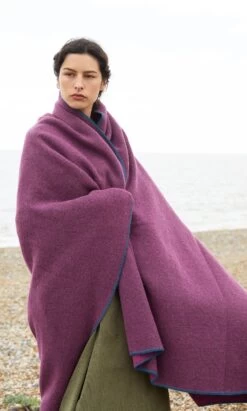 Whipstitch Fleece Blanket